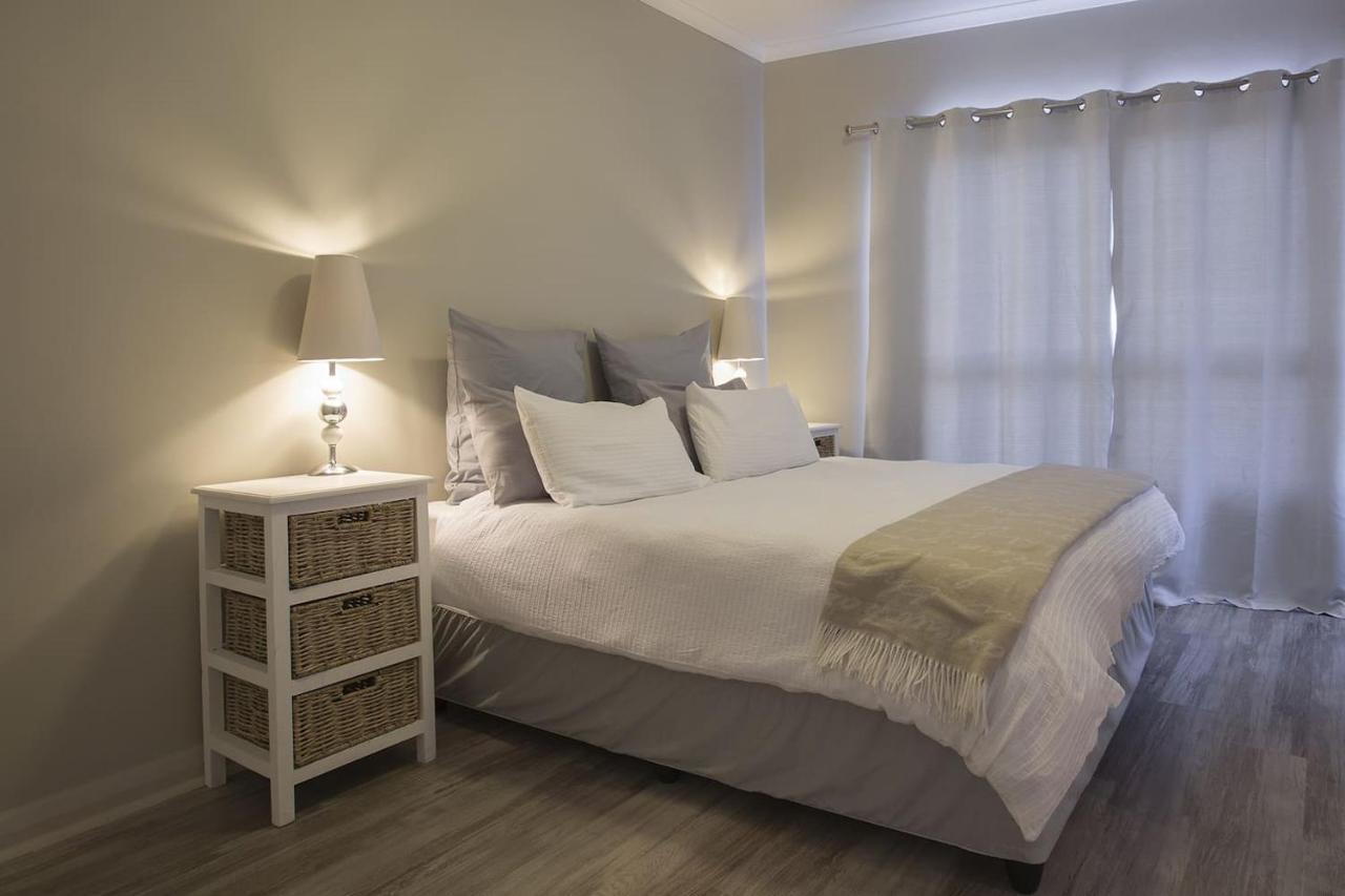 Apartment 2 Bedroom With Breathtaking Views! Cape Town