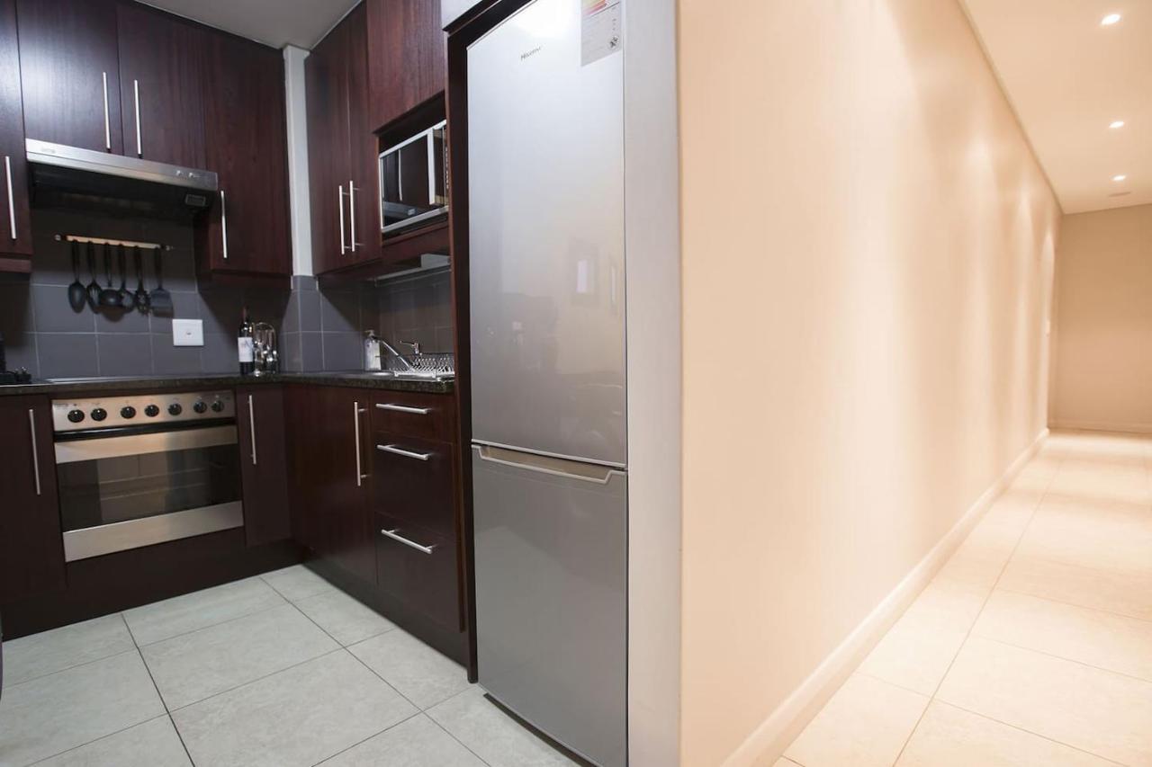2 Bedroom With Breathtaking Views! *