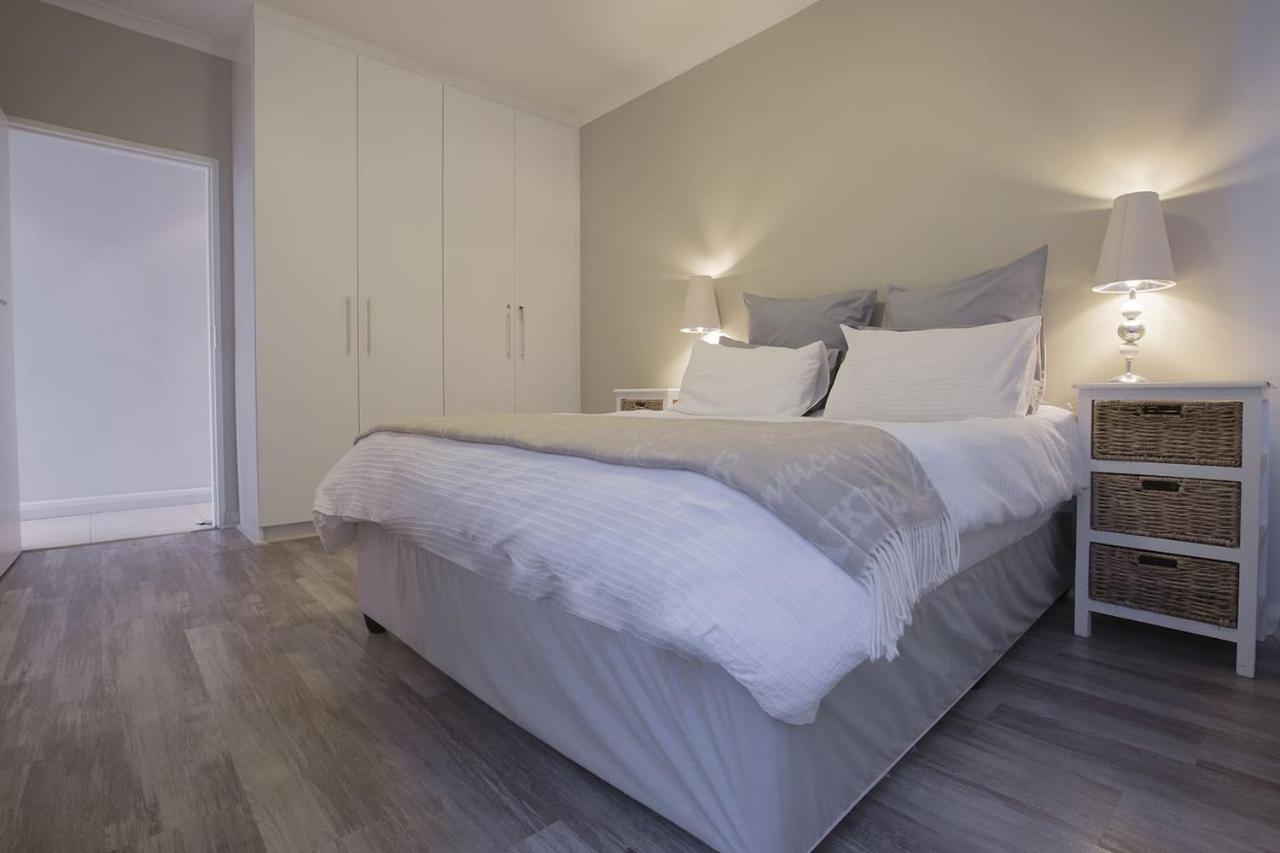 Apartment 2 Bedroom With Breathtaking Views! Cape Town